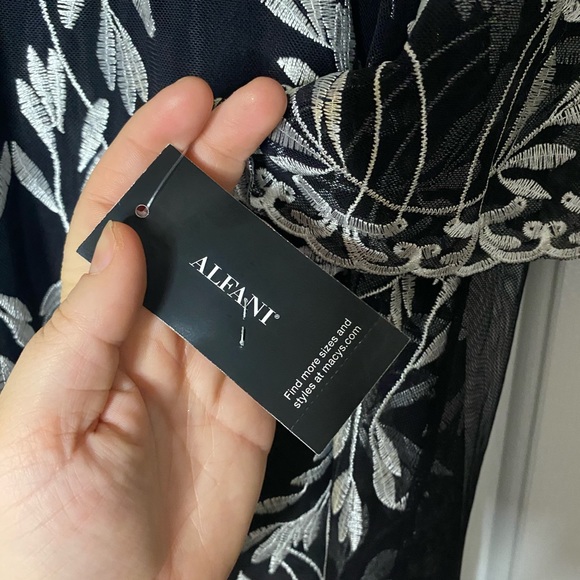 NWT Alfani small embroidered boho bell sleeves top - Picture 6 of 10